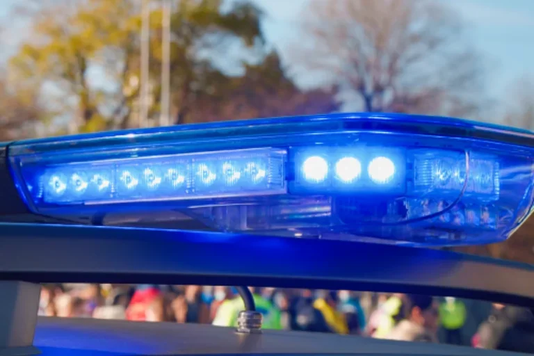 Police emergency siren flashing